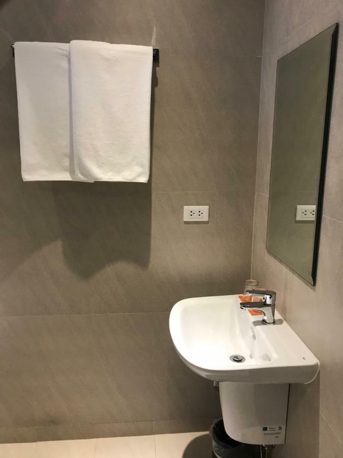 Pasig City Maxx Hotel Ortigas מראה חיצוני תמונה